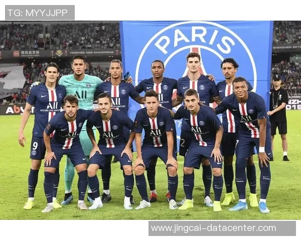 国王杯精彩对决巴黎圣日耳曼五球大胜曼联全场沸腾瞬间回顾