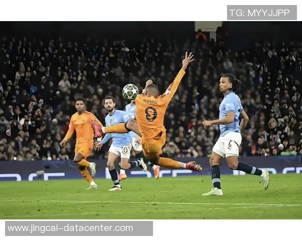 英超激战皇马逆转曼城红牌争议引发全场热议与高潮