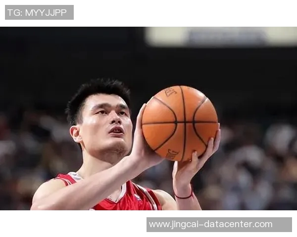 姚明的泪光背后：一位篮球巨星的奋斗与感动人生