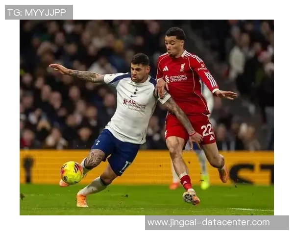 友谊赛激战利物浦险胜国米红牌事件引发全场热议 友谊赛激战利物浦险胜国米红牌事件引发全场热议