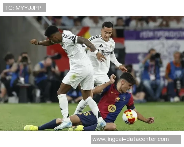 足总杯惊天逆转皇马大胜里昂引发全场狂欢与热议