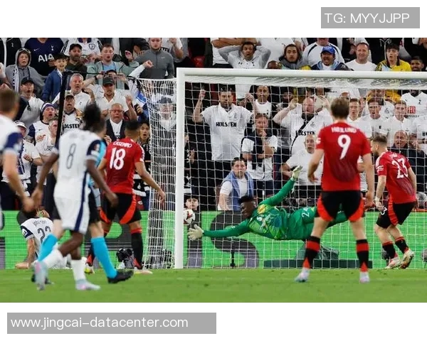 欧联杯精彩对决AC米兰狂胜热刺6比2帽子戏法点燃全场激情