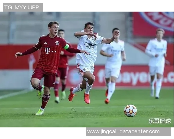 本菲卡小胜巴黎圣日耳曼友谊赛精彩瞬间引发全场热烈反响 本菲卡小胜巴黎圣日耳曼友谊赛精彩瞬间引发全场热烈反响