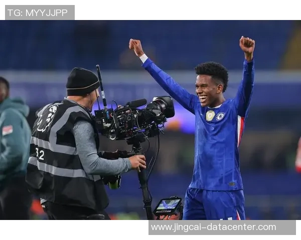 足总杯波尔图与切尔西战平神奇扑救引发争议判罚引发热议 足总杯波尔图与切尔西战平神奇扑救引发争议判罚引发热议