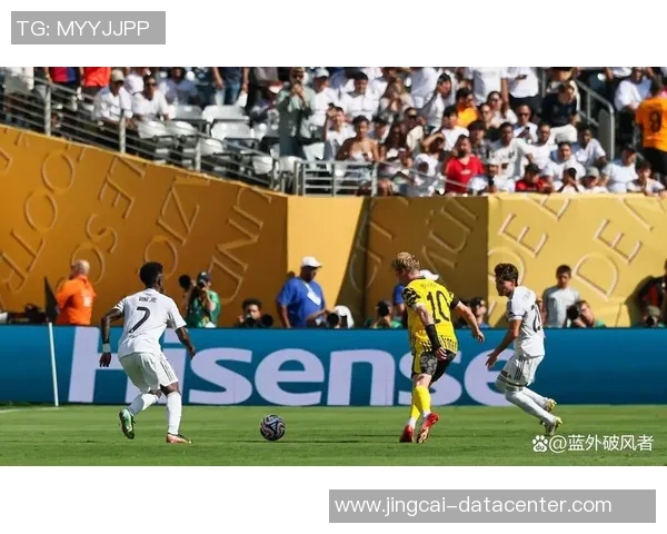 中超经典对决皇马逆转曼城绝杀瞬间点燃全场激情